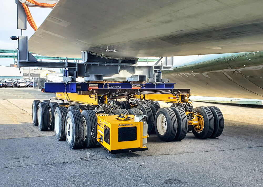 A Buckingham dolly system with SmartSteer® transports a wind turbine blade